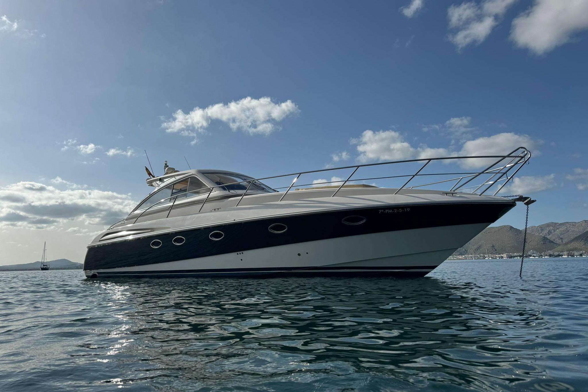 2003 Windy 43 Thyphoon HT