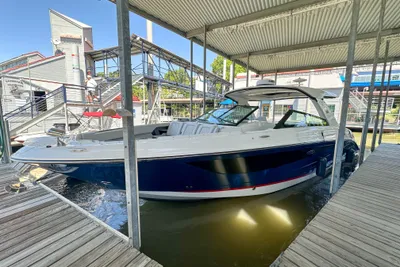 Sea Ray SLX 400 Outboard