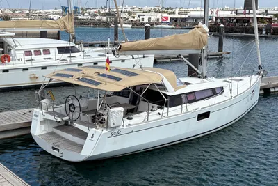 Beneteau Sense 43