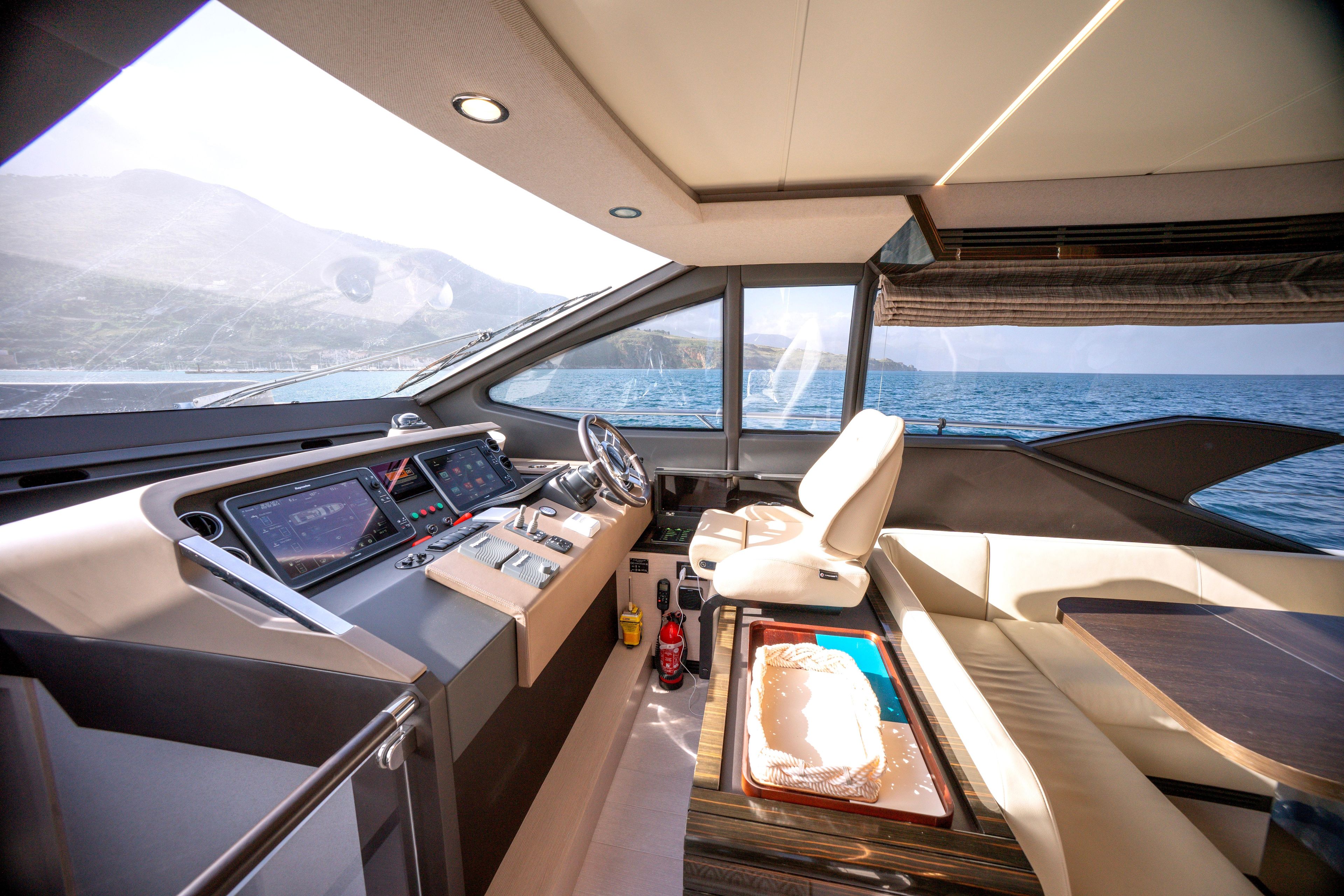 2017 Azimut 68 