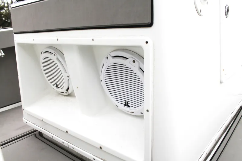  Yacht Photos Pics Speakers on a 2005 Yellowfin 31 Open boat, featuring JL Audio components.