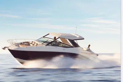 2021 Sea Ray 320 Sundancer