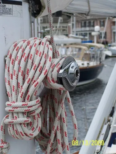 Chinook Yacht Photos Pics Starboard halyard Winch