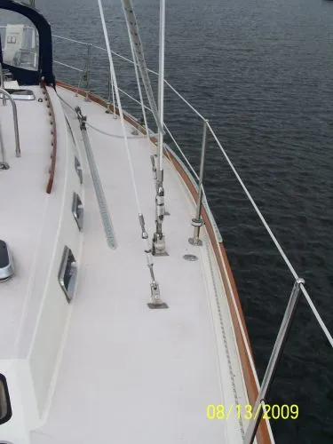 Chinook Yacht Photos Pics Port Side deck