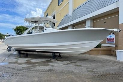 2019 32' Edgewater-320CC Pompano Beach, FL, US