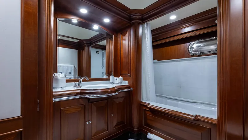 Focus Yacht Photos Pics 