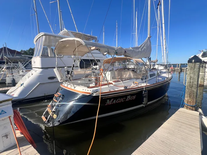 Magic Bus Yacht Photos Pics 