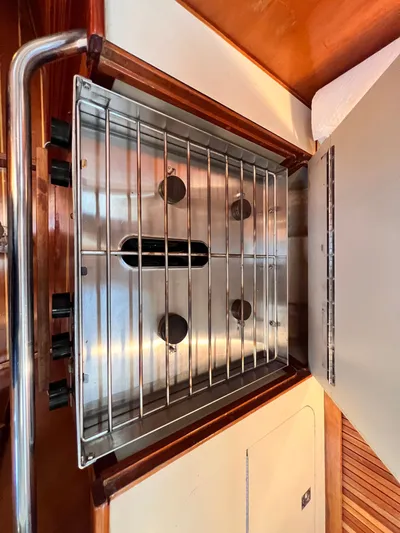 Magic Bus Yacht Photos Pics 