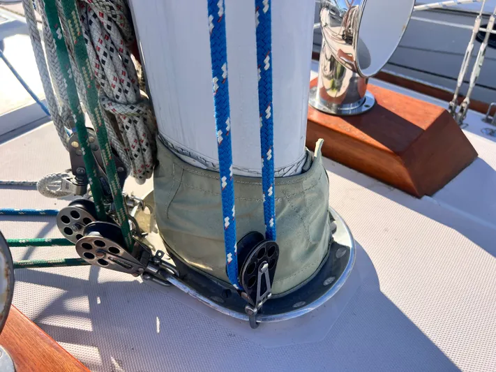 Magic Bus Yacht Photos Pics 