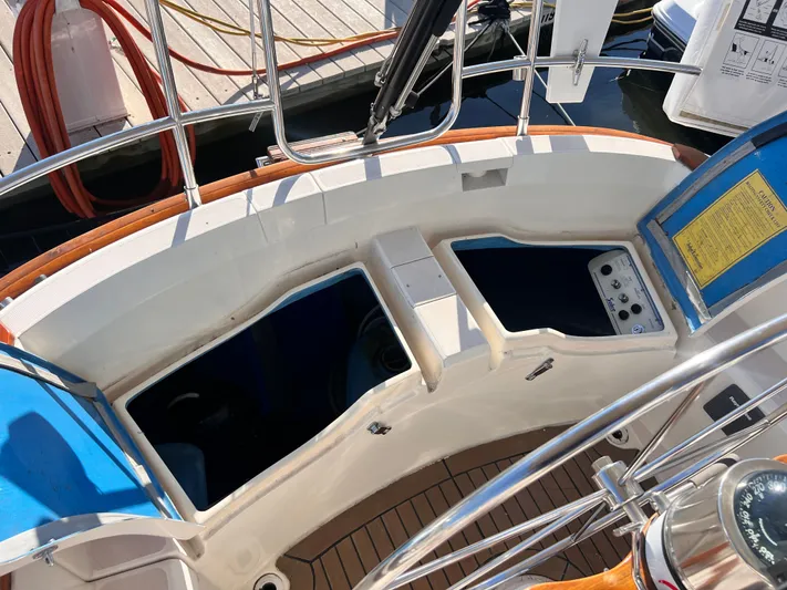 Magic Bus Yacht Photos Pics 