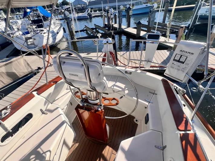 Magic Bus Yacht Photos Pics 