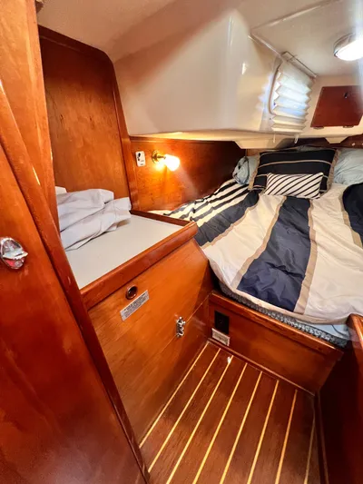 Magic Bus Yacht Photos Pics 