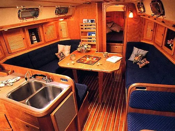 Magic Bus Yacht Photos Pics 