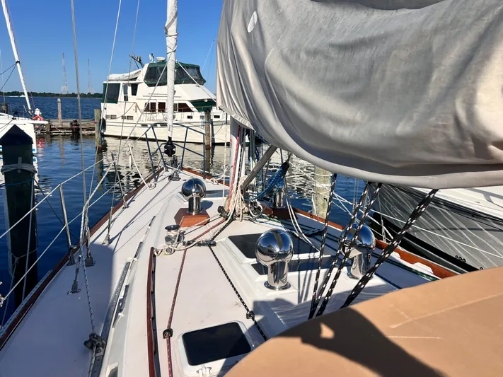 Magic Bus Yacht Photos Pics 