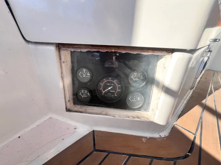 Magic Bus Yacht Photos Pics 