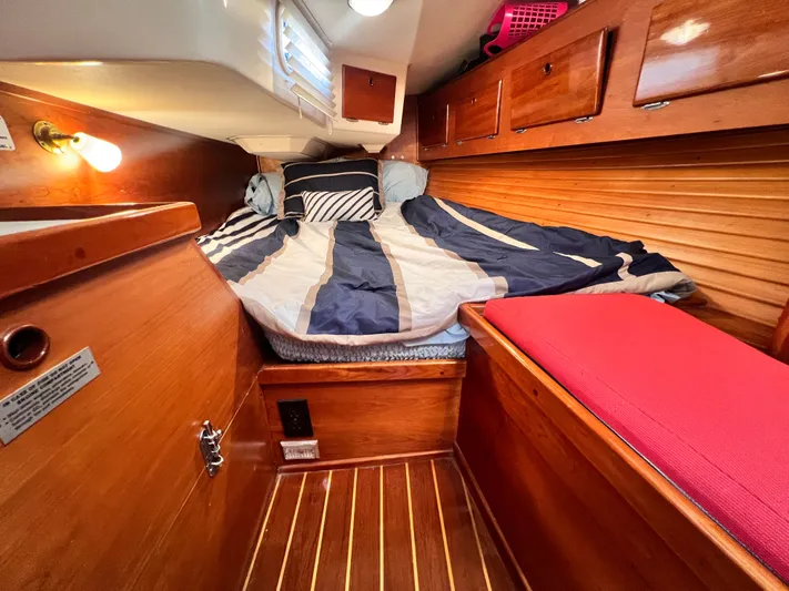 Magic Bus Yacht Photos Pics 