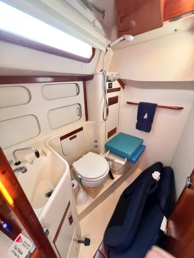 Magic Bus Yacht Photos Pics 