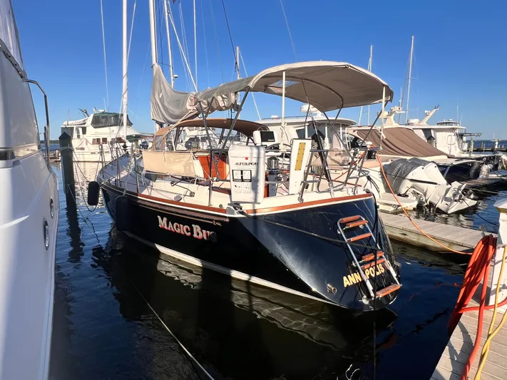 Magic Bus Yacht Photos Pics 