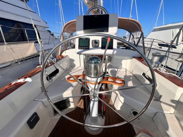 Magic Bus Yacht Photos Pics 