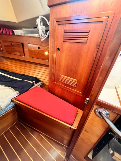 Magic Bus Yacht Photos Pics 