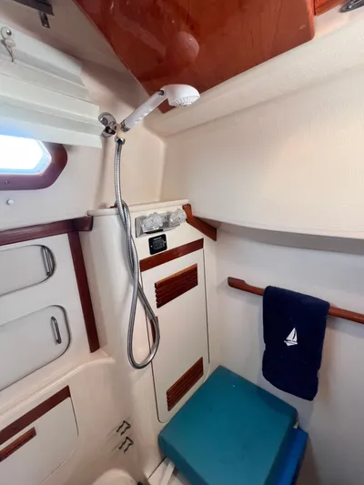 Magic Bus Yacht Photos Pics 