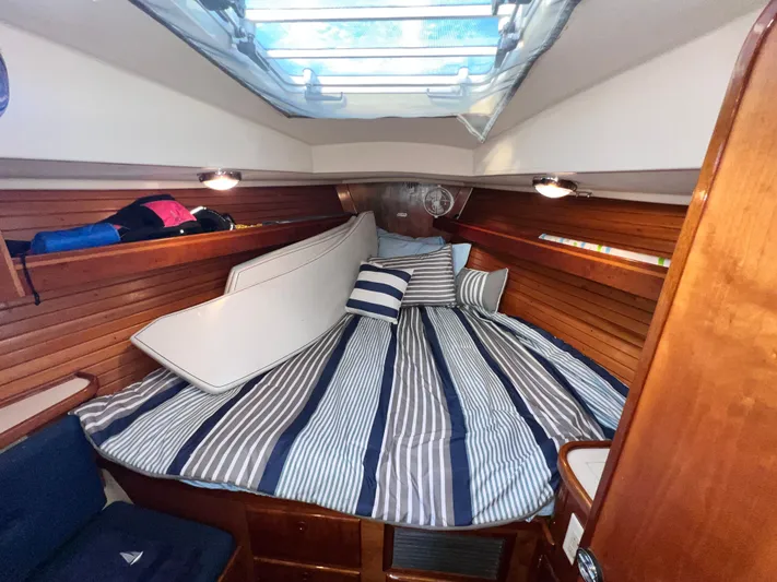 Magic Bus Yacht Photos Pics 