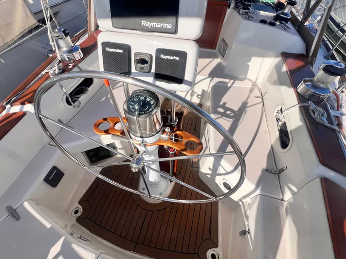 Magic Bus Yacht Photos Pics 