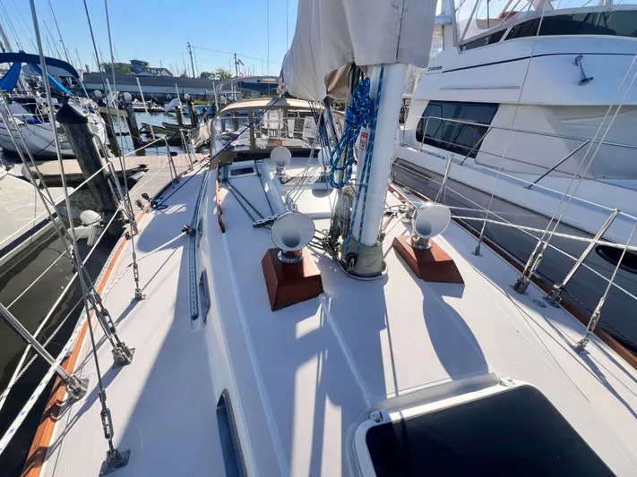 Magic Bus Yacht Photos Pics 