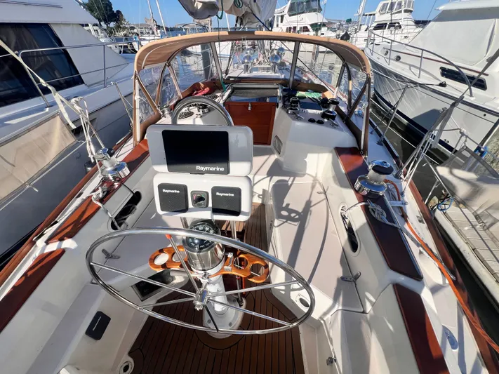 Magic Bus Yacht Photos Pics 