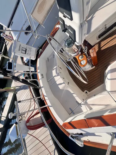 Magic Bus Yacht Photos Pics 