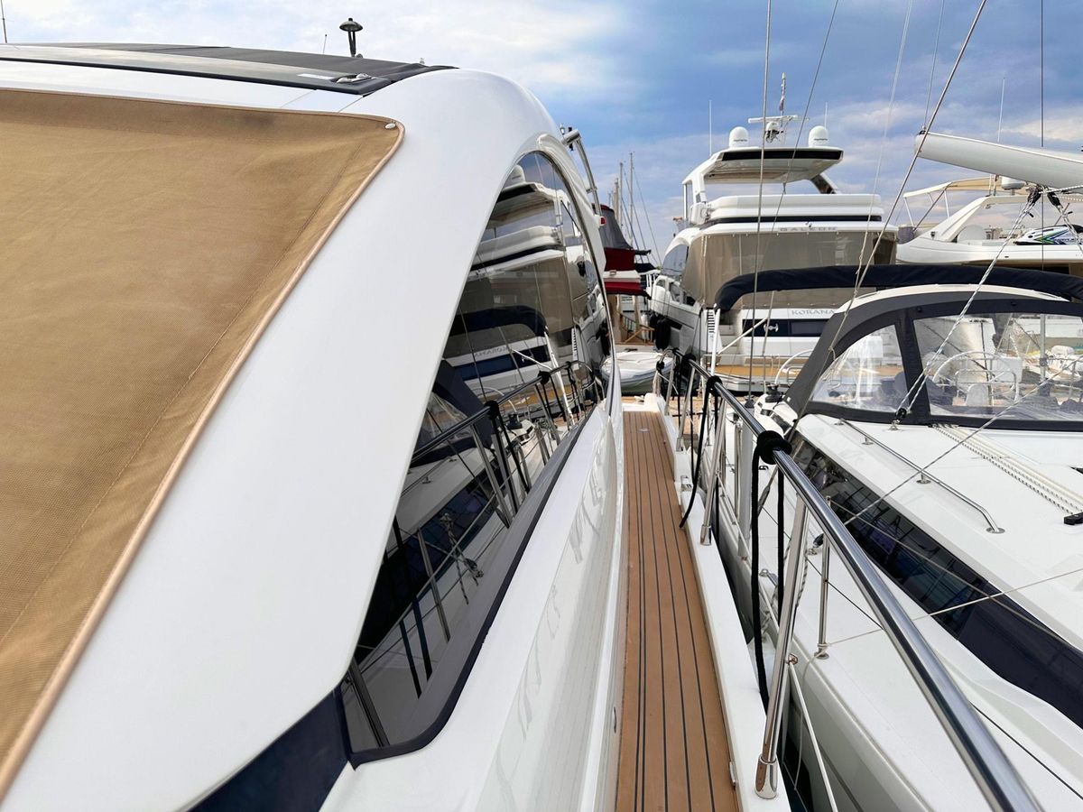 2014 Fairline 50 