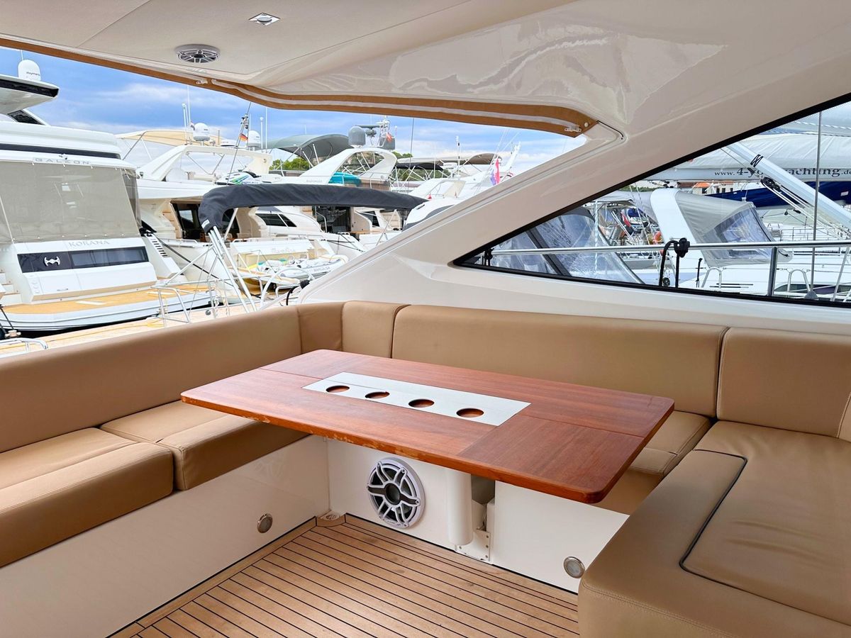 2014 Fairline 50 