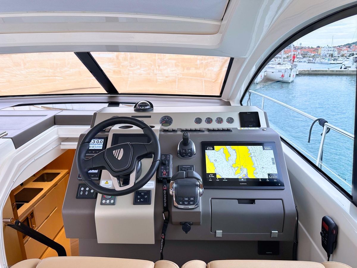 2014 Fairline 50 
