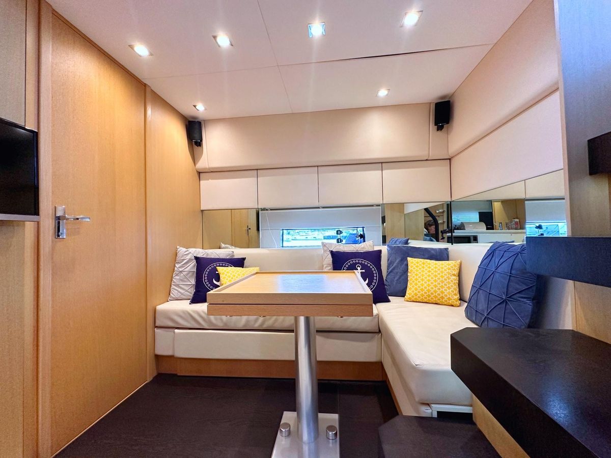 2014 Fairline 50 