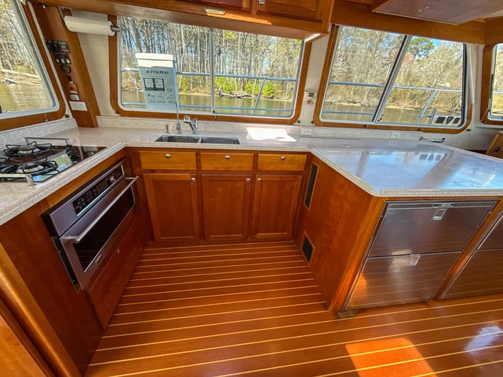 See Level Yacht Photos Pics Galley