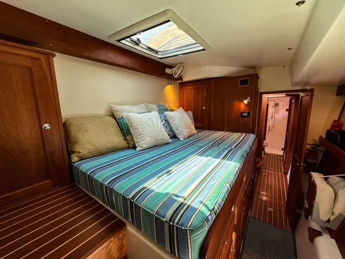 See Level Yacht Photos Pics Port Stateroom