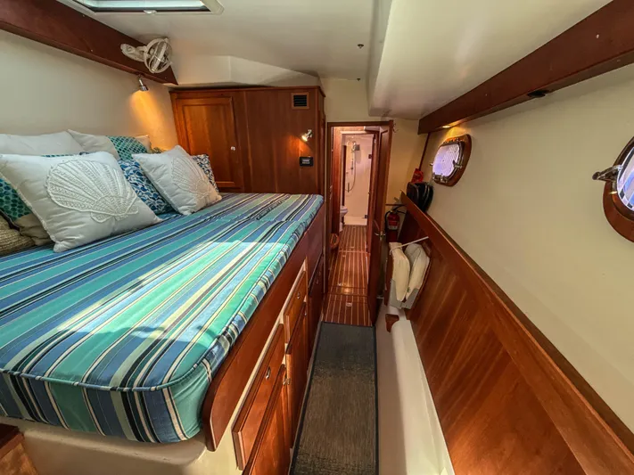 See Level Yacht Photos Pics Port Stateroom