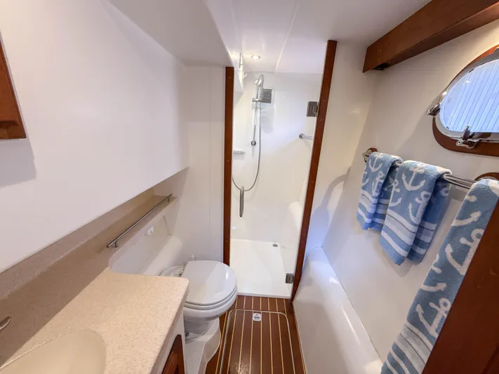 See Level Yacht Photos Pics Port Head