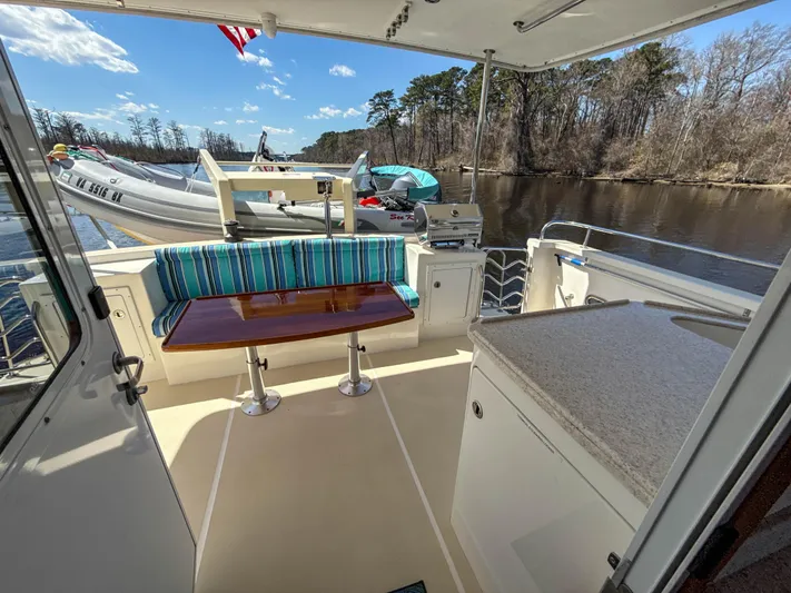 See Level Yacht Photos Pics Aft Deck