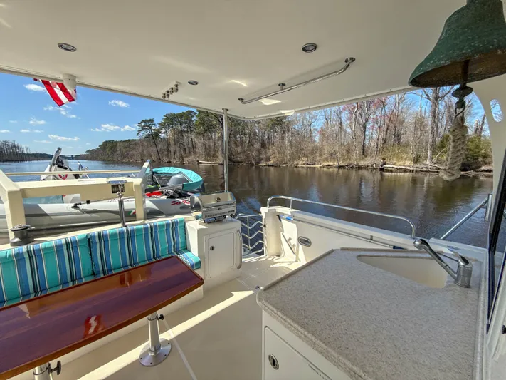 See Level Yacht Photos Pics Aft Deck