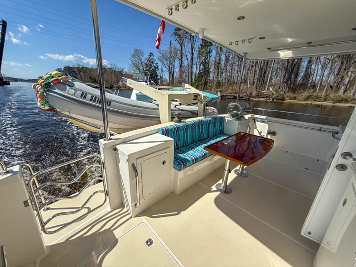 See Level Yacht Photos Pics Aft Deck