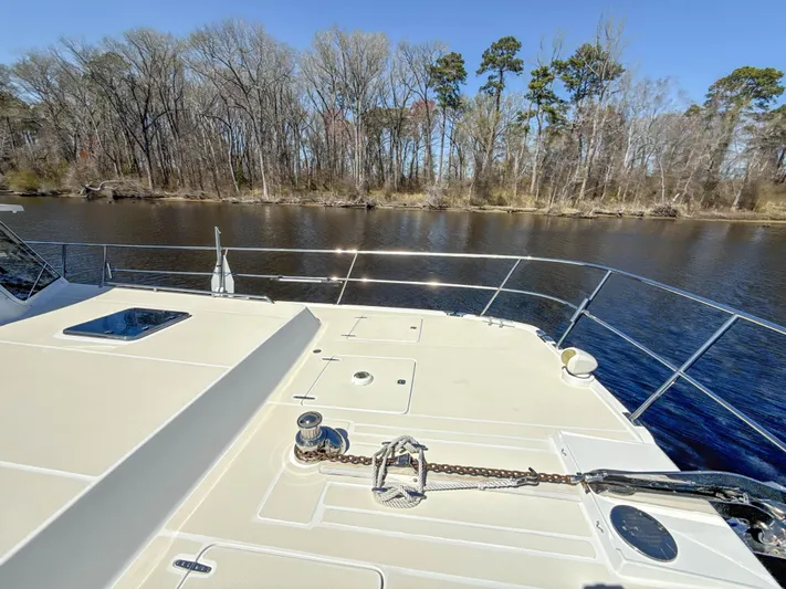 See Level Yacht Photos Pics Foredeck