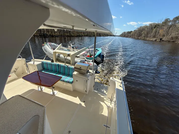 See Level Yacht Photos Pics Port Aft