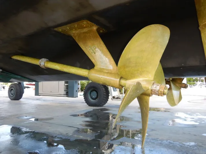 Daddy Cool Yacht Photos Pics 