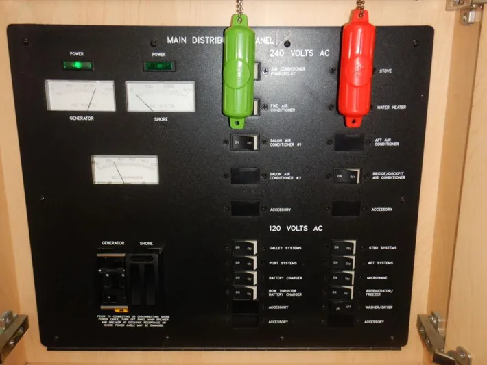 Daddy Cool Yacht Photos Pics 