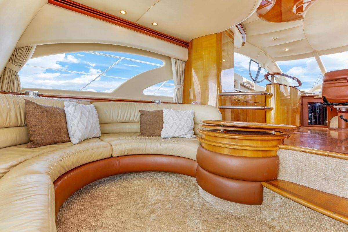 2005 Azimut 55 