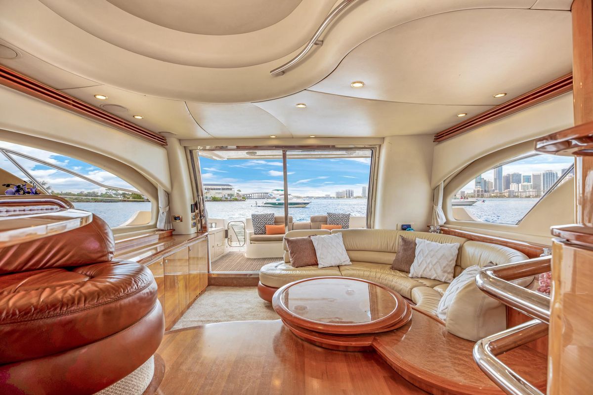 2005 Azimut 55 