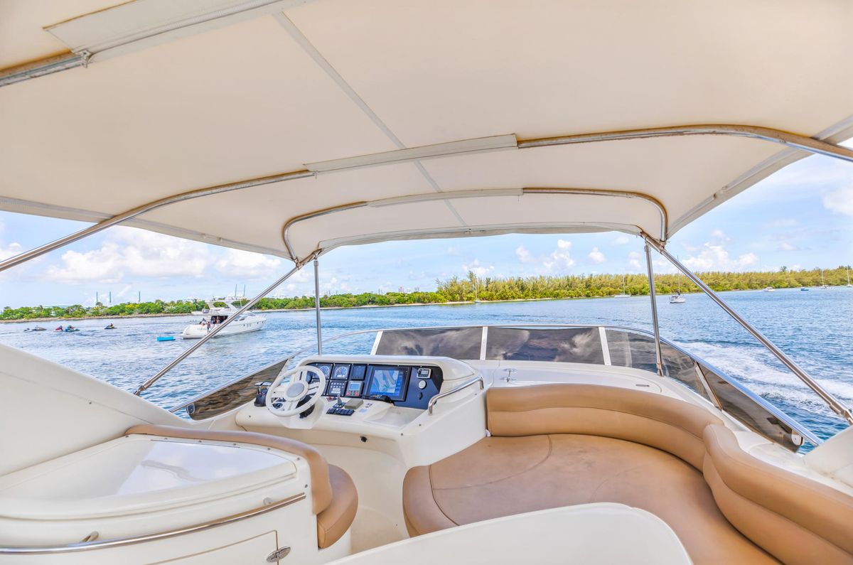 2005 Azimut 55 