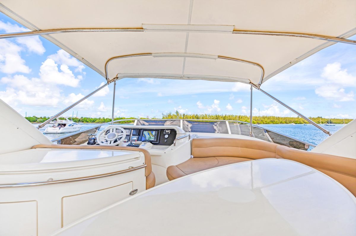 2005 Azimut 55 