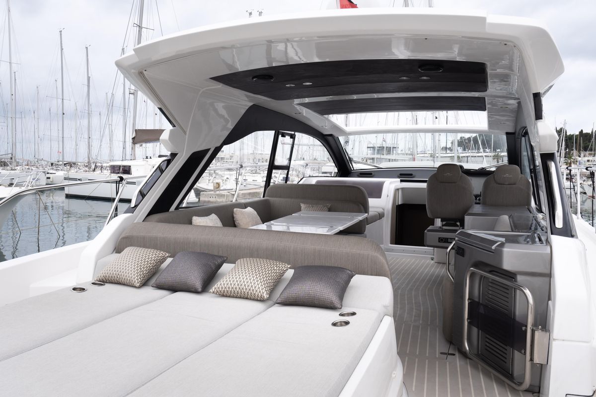 2019 Azimut 53 